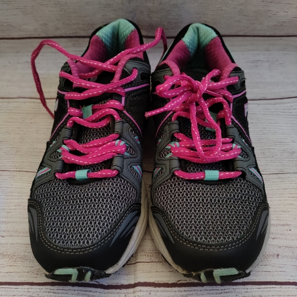 Ladies Fila size 7.5 - Picture 2 of 6